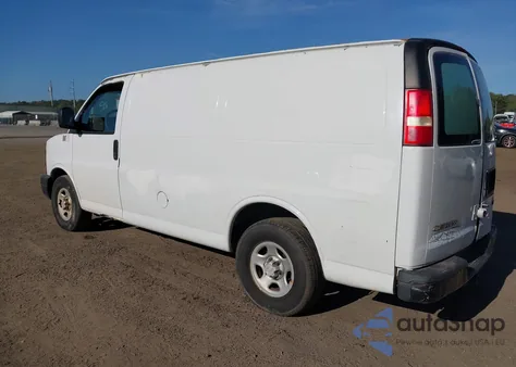 2006 Chevrolet Express Work Van z USA, uszkodzony, nr VIN 1GCFG15X161151966